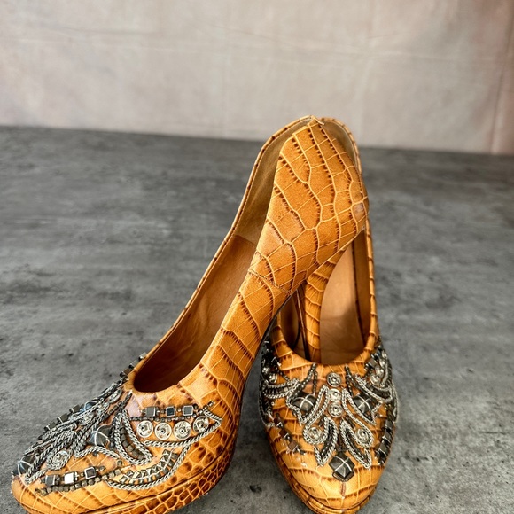 39.5 or 9 shoes. Dries Van Noten heels - Picture 4 of 10